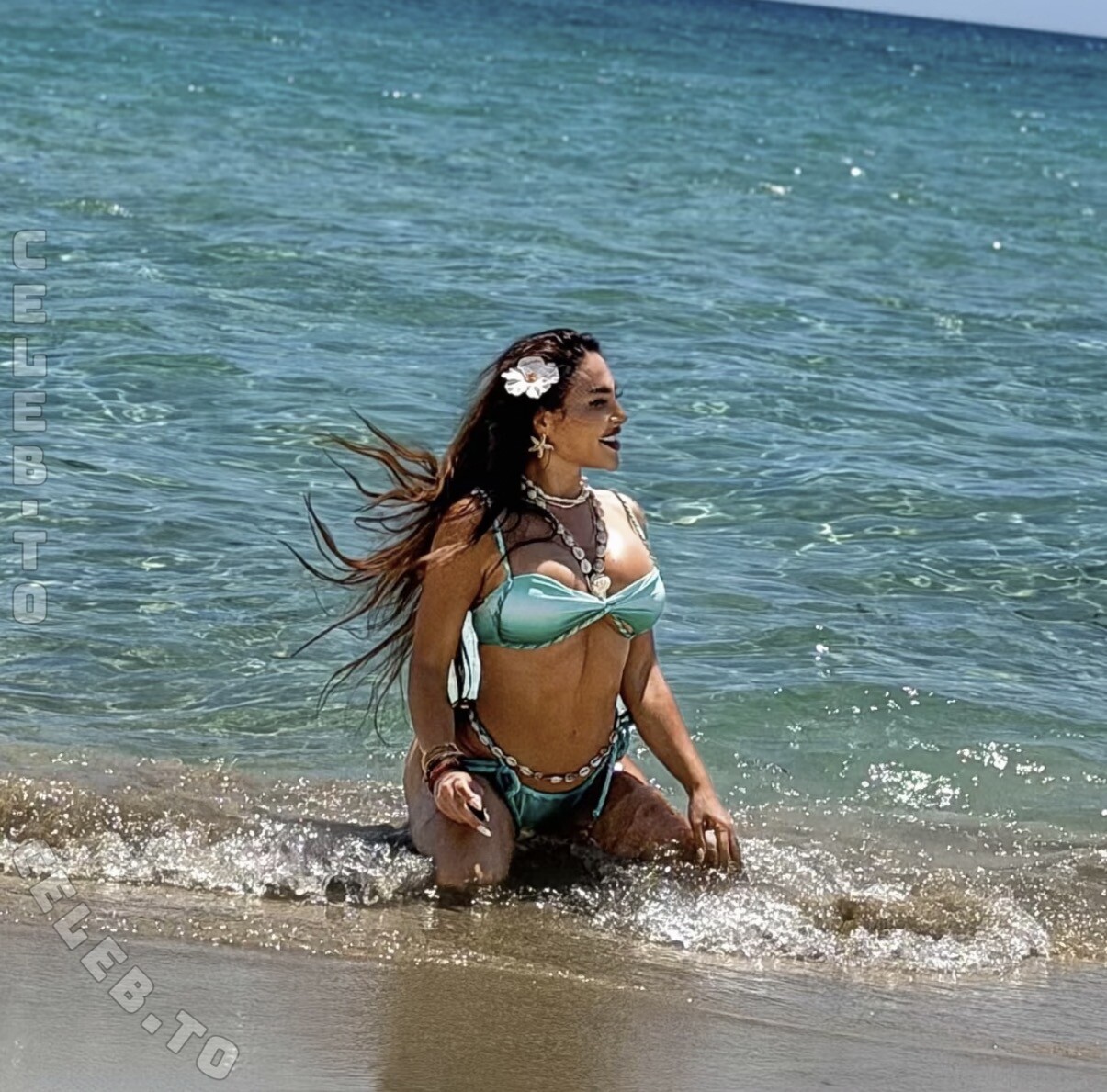 Laura Morante nude photo 1