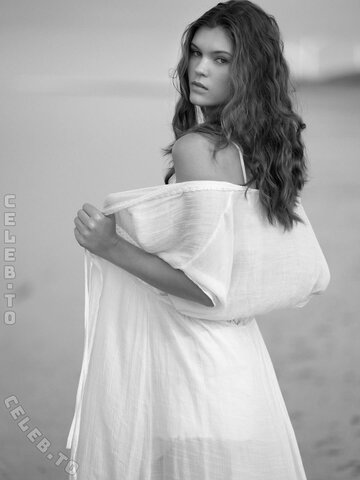 Laura Offermann nude photo 11