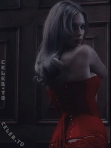 Laura Oganessian nude photo 22
