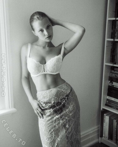 Laura Oganessian nude photo 108