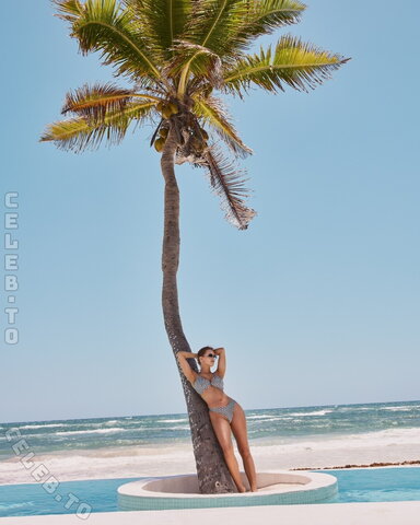 Laura Oganessian nude photo 94