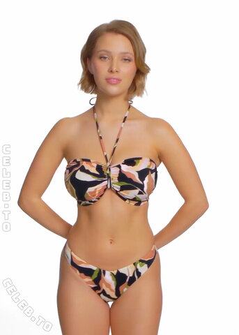 Laura Oganessian nude photo 65
