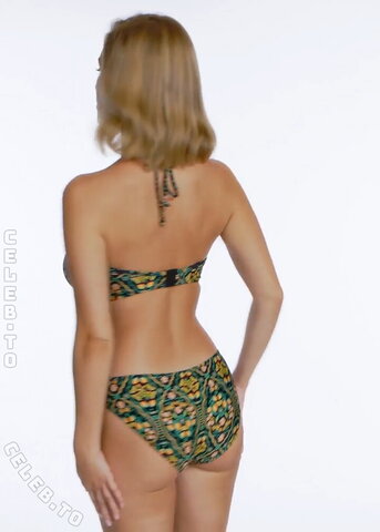 Laura Oganessian nude photo 62