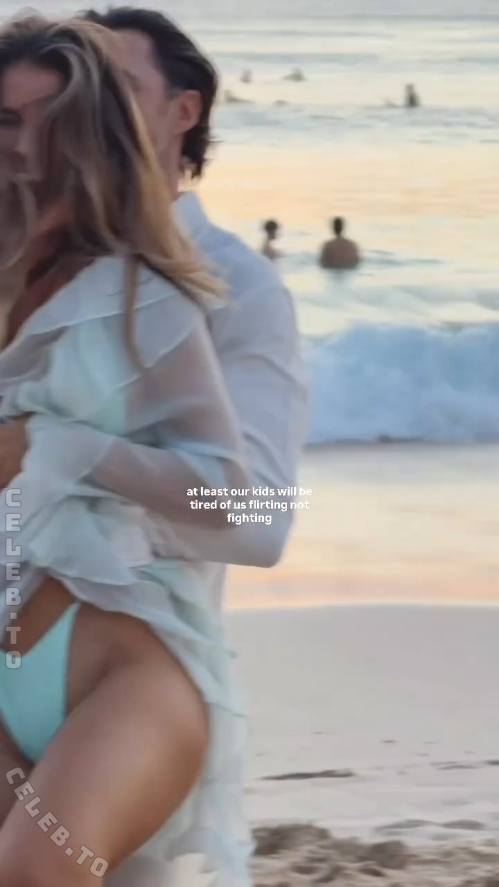 Laura Schultz nude photo 12