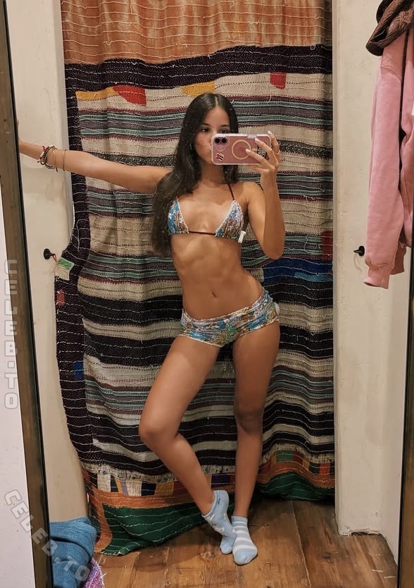 Laura Sophia nude photo 1