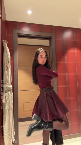 Laura Sophie nude photo 13