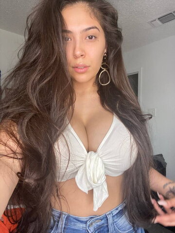 Laura Vega nude photo 11