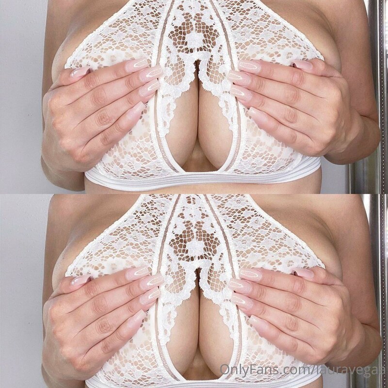 Laura Vega nude photo 10