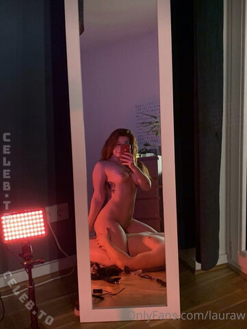 Laura W. nude photo 27