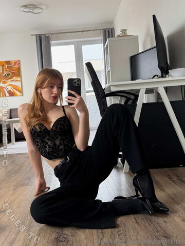 Laura Wittner nude photo 24