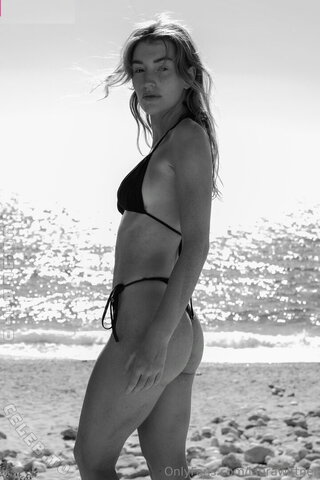 Laura Wittner nude photo 56