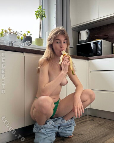 Laura Wittner nude photo 36