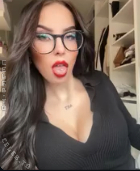Lauraaasmk nude photo 8