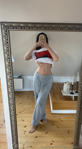 Lauraa.babyy nude photo 15