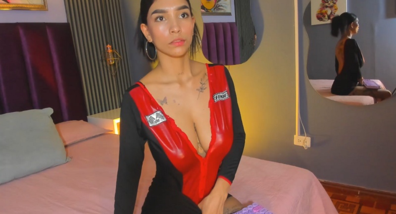 LauraAristizabal nude photo 6