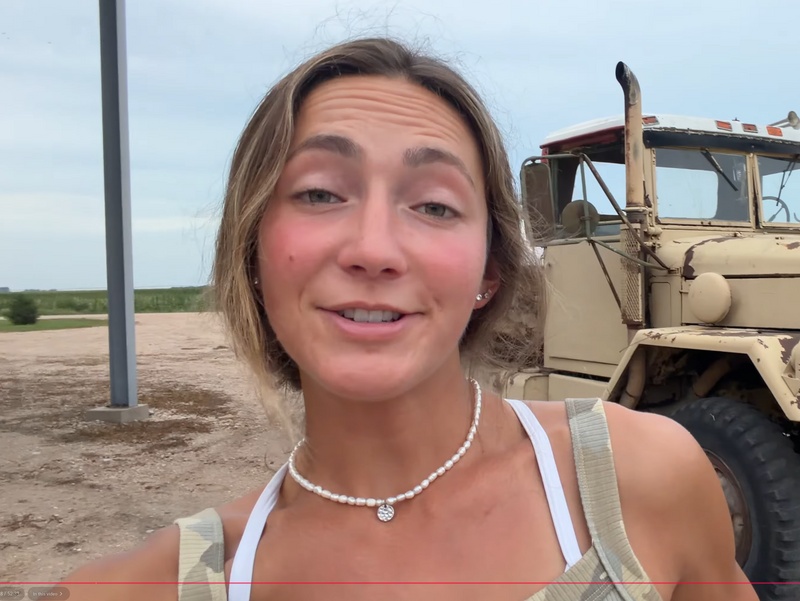 LauraFarms nude photo 1