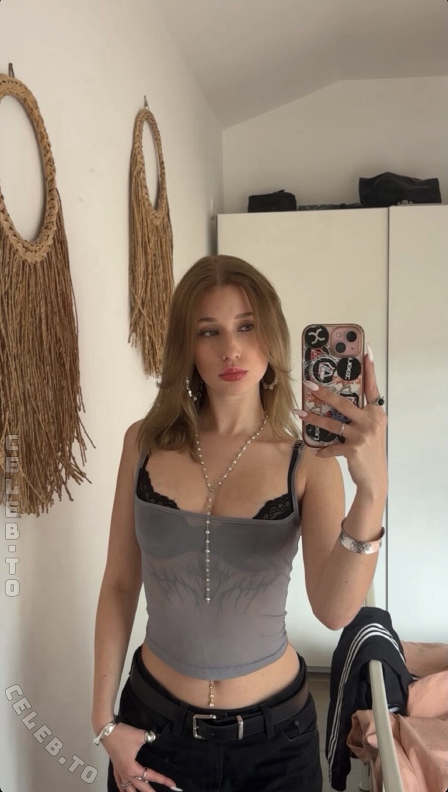 Laura.fltn nude photo 1