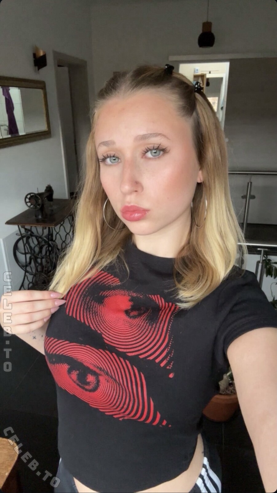 Laura.fltn nude photo 3