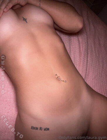 laura.gym nude photo 11