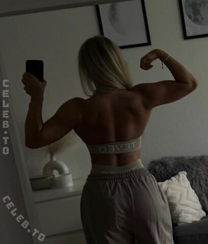 Laura.hsmr nude photo 15