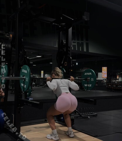 Laura.hsmr nude photo 9