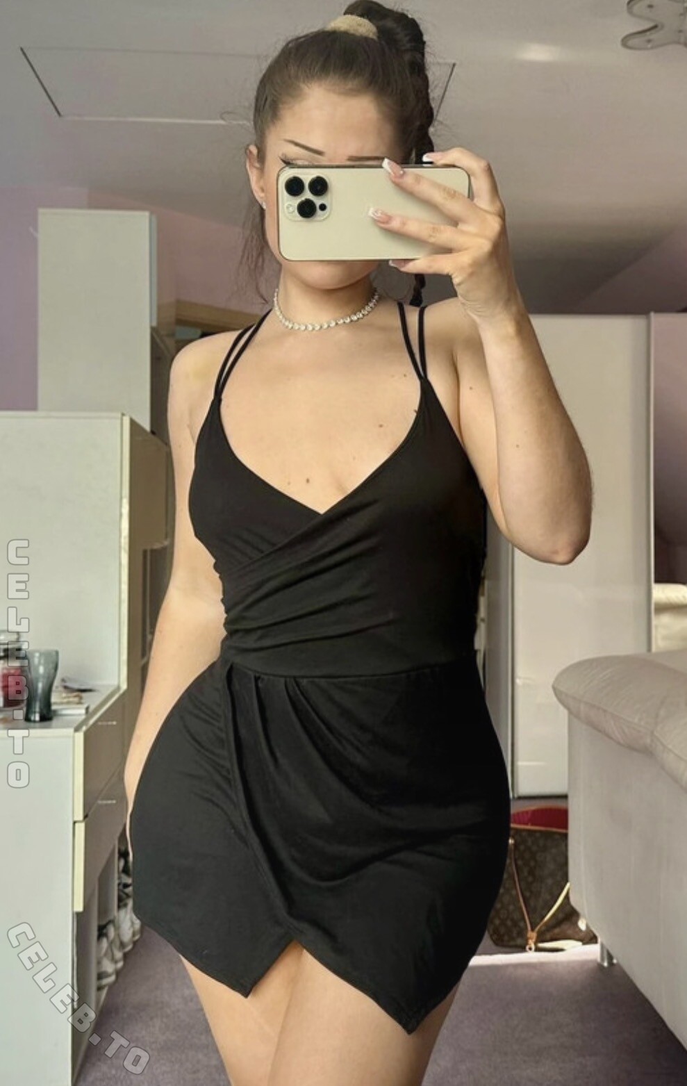 Lauralianajane nude photo 15