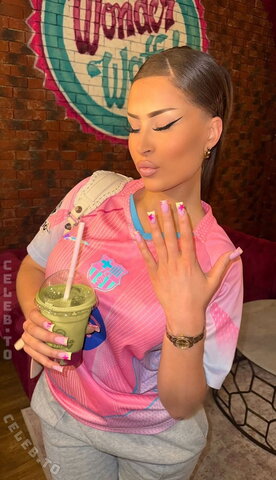 Lauralianajane Fresh (1 photo)