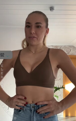 laura__pkr nude photo 6