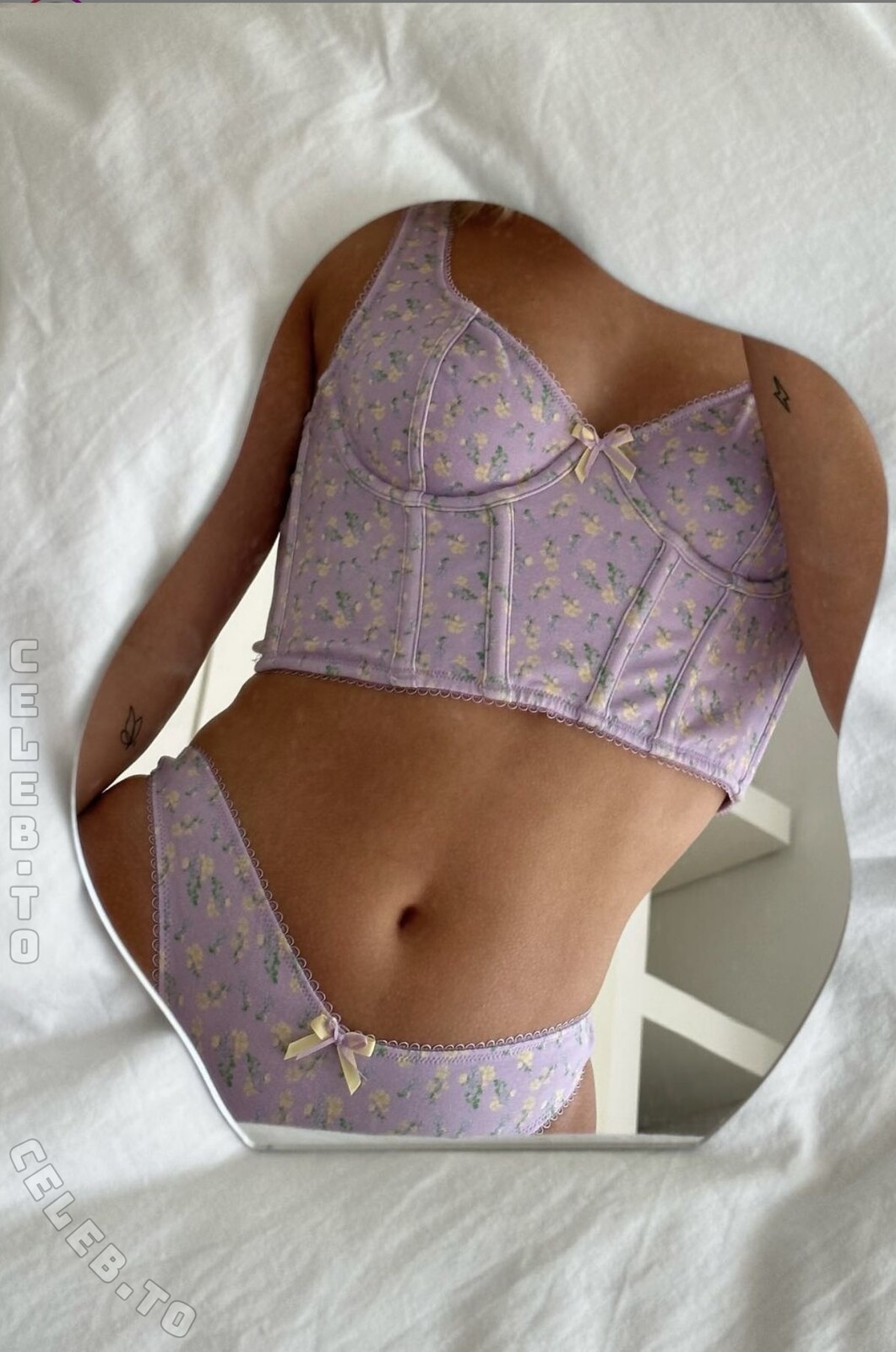 Laurasoflory nude photo 5