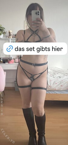 laurassoberlife nude photo 16