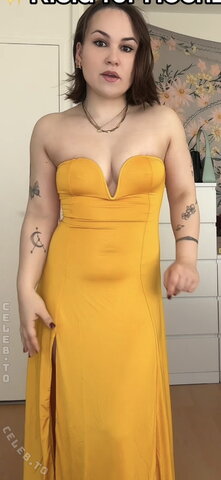laurassoberlife nude photo 6