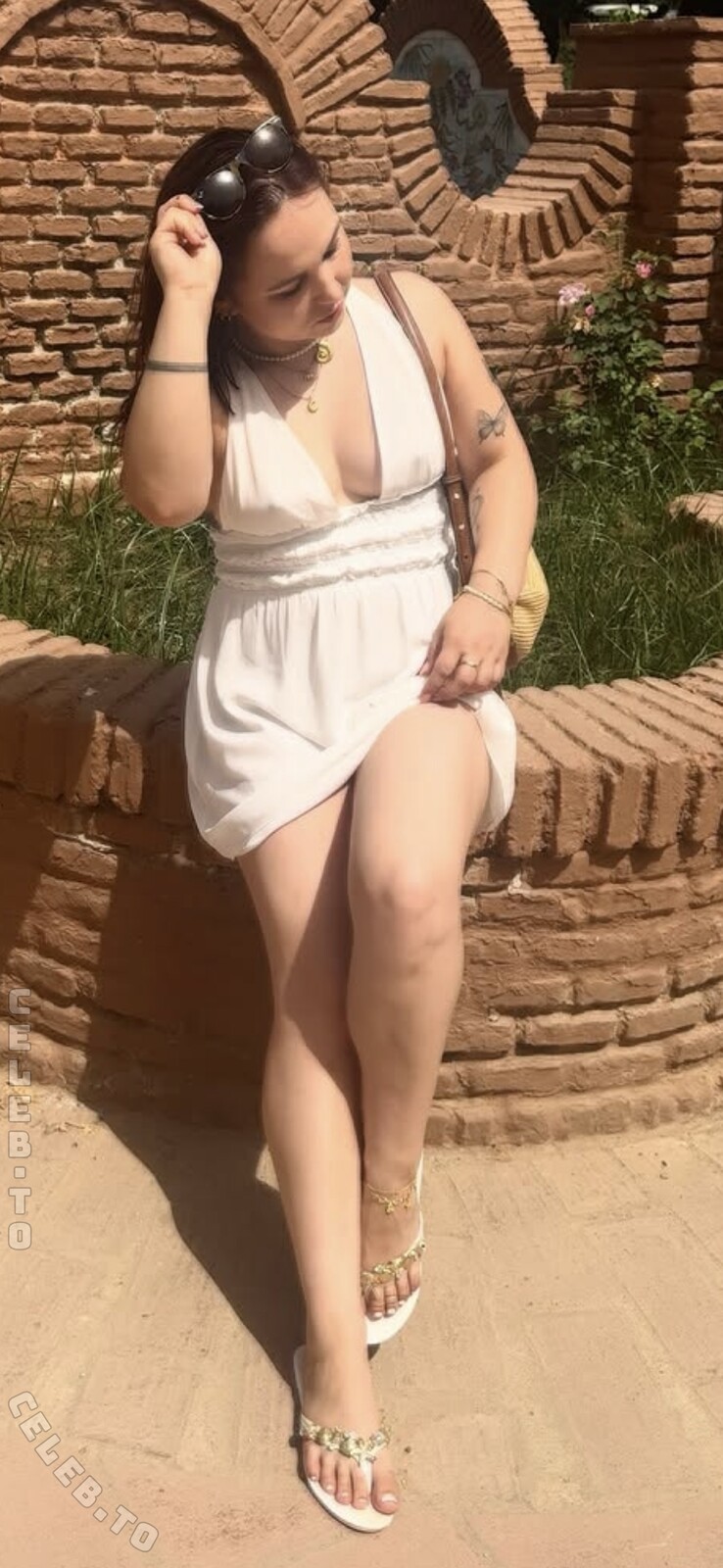 laurassoberlife nude photo 3