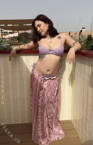laurassoberlife nude photo 9