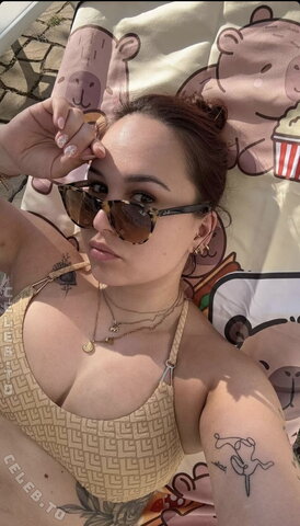 laurassoberlife Hot (1 photo)