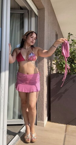 laurassoberlife nude photo 6