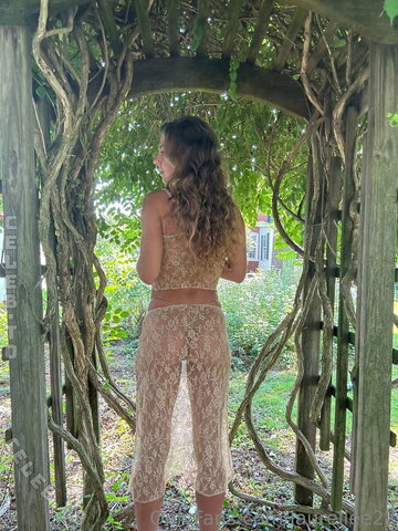 Laurel Moyer nude photo 16