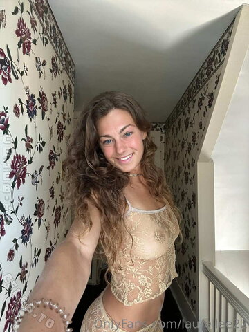 Laurel Moyer nude photo 11