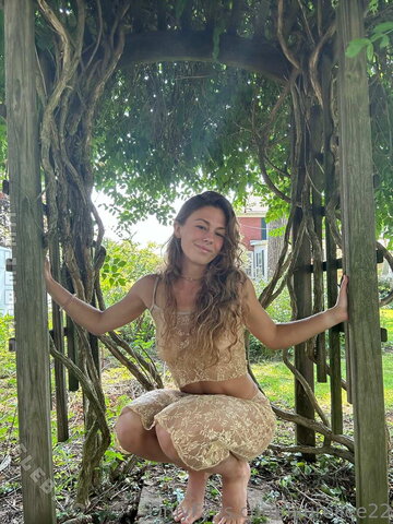 Laurel Moyer nude photo 10