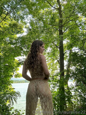 Laurel Moyer nude photo 4