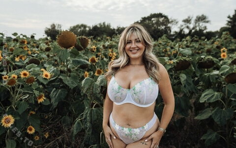 Lauren Edge photo 5