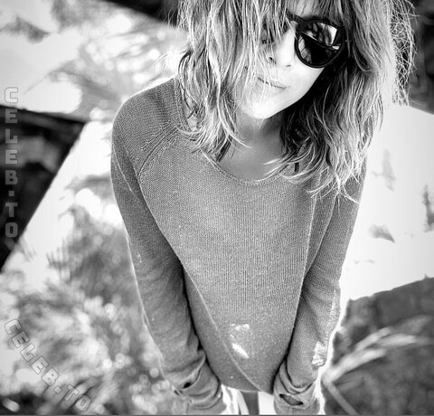 Lauren German nude photo 1