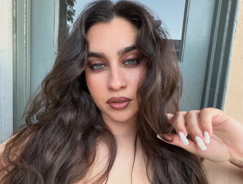 Lauren Jauregui nude photo 15