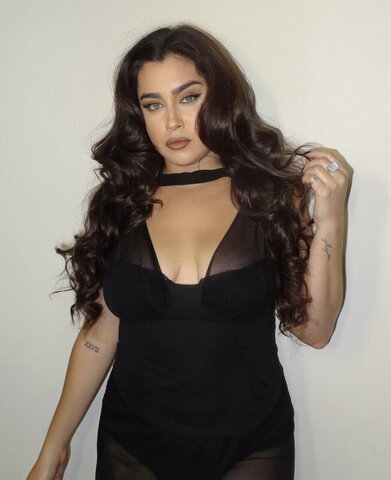 Lauren Jauregui nude photo 7