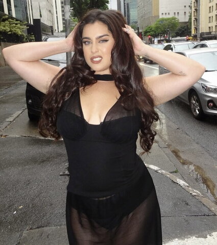 Lauren Jauregui nude photo 5