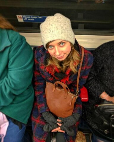 Lauren Lapkus nude photo 16