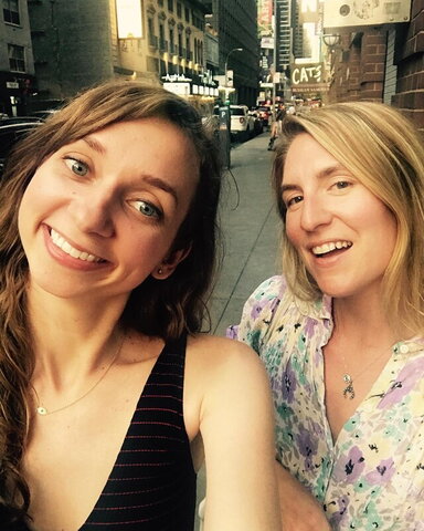 Lauren Lapkus nude photo 8