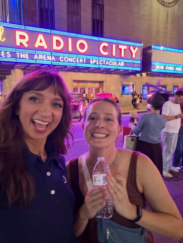 Lauren Lapkus nude photo 1