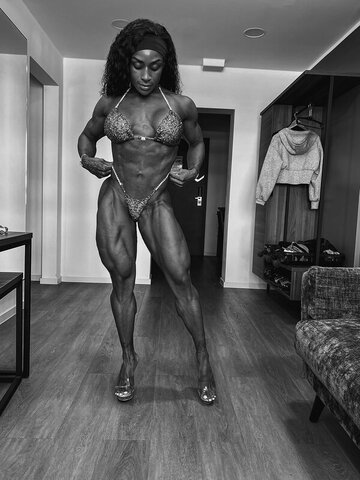 lauwenciaa nude photo 1