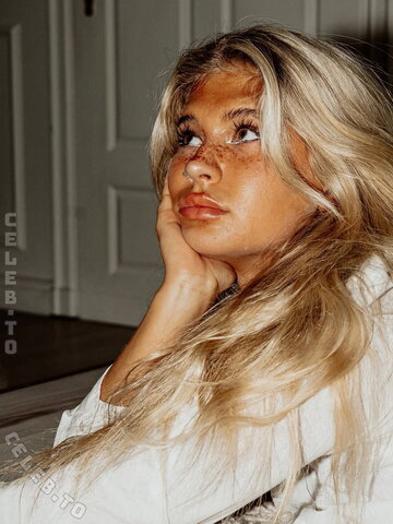 Lavinia Yakira photo 4