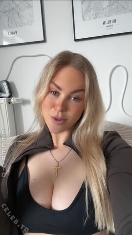Lavrasophie nude photo 3
